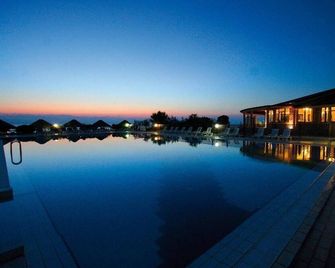 Villaggio Torre Ruffa Robinson - Capo Vaticano - Pool