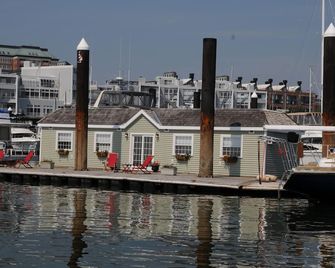 Best of Boston Houseboat Heat/AC in Boston Harbor Suite2 -Freedom Trail close by - Boston - Outdoor view