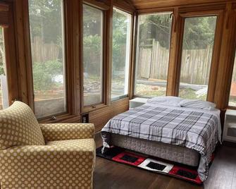 Peaceful, Comfortable, and Big House in Washington D.C. Metropolitan area - Rockville - Bedroom