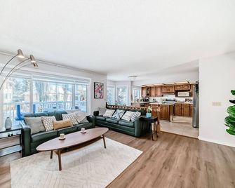 Metta Stays Edgemont - Calgary