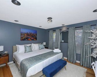 Lux Ohio City Gem - كليفيلاند (أوهايو) - غرفة نوم