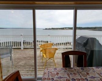 Clipper Shipp Beach motel - Pocologan - Balcony
