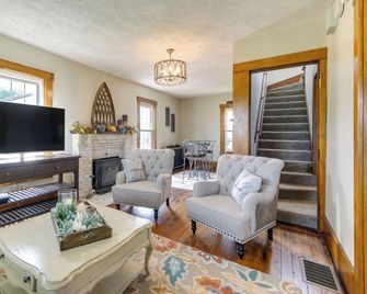 Countryside Home in Wooster w/ Patio & Fire Pit - Wooster