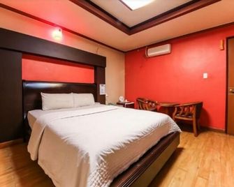 Prince Hotel - Gwangju - Bedroom