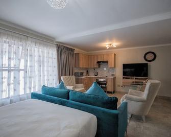 Lefa Boutique Hotel - Rustenburg - Living room