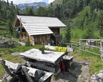 Gasthof Dorfschenke - Stall - Patio