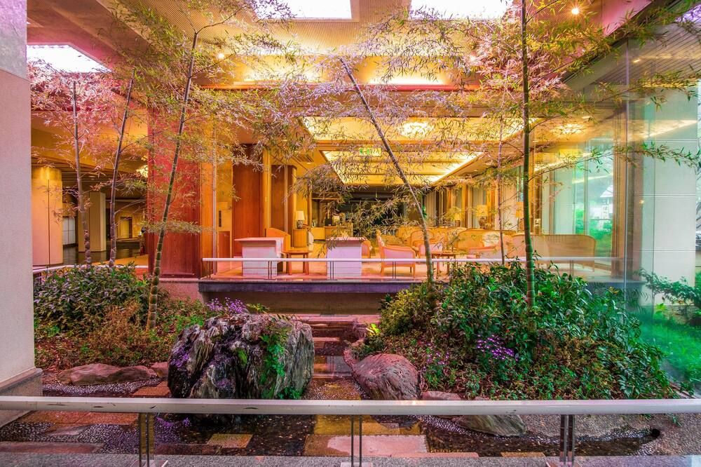 Hotel Kajikaso - Hakone - Receptionist
