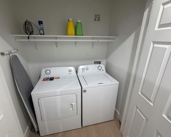 Clean New 2 Bedroom, 2-Bath detached apartment - Tooele - Lavandería