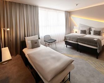 هوليداي إنن ا ت اإن و،ي ك، اون فرانكفورت أوستيدند بي آيتش جي - فرانكفورت ام ماين - غرفة نوم