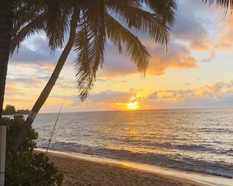 Lovely Beachfront cottage! Private Northshore Get Away! - Waialua - Playa
