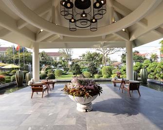 Almanity Hoi An Resort & Spa - Hoi An - Patio