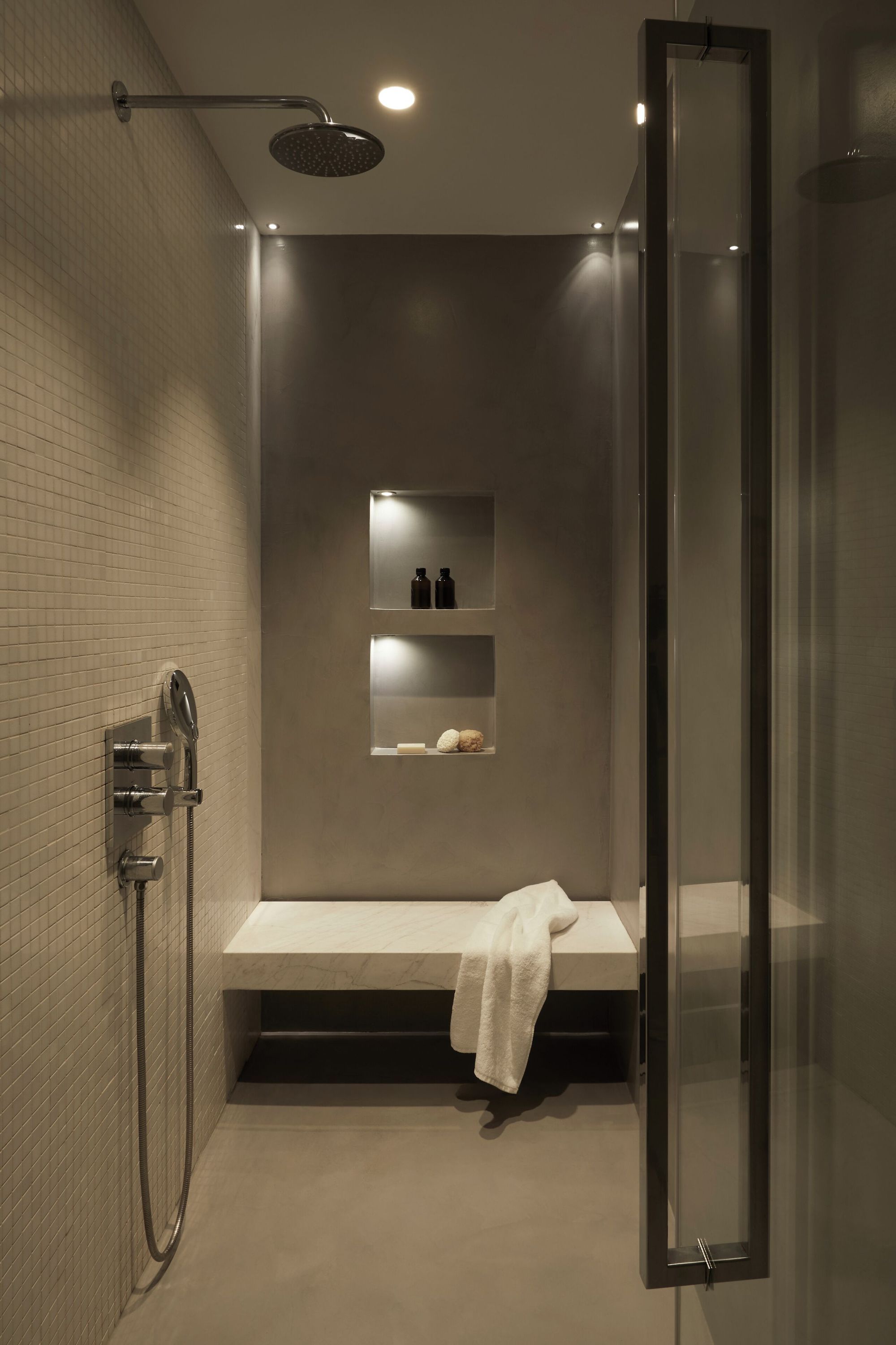 Grace Hotel, Auberge Collection - אימרוויגלי