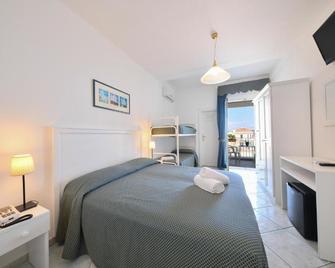 Hotel Noris - Ischia - Habitación