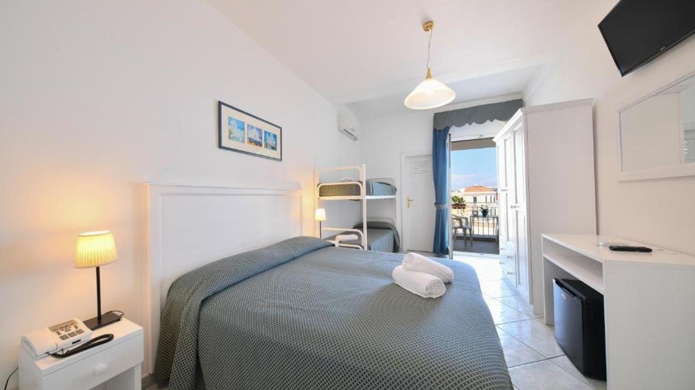 Hotel Noris