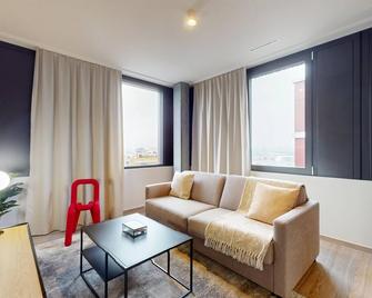 Nonanteneuf Geneve Etang Airport - Geneva - Living room