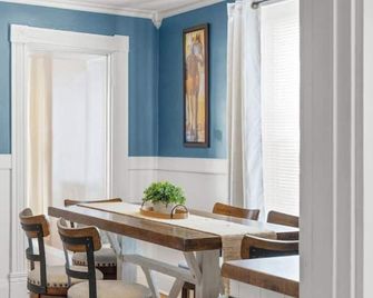 College Park Getaway - Winchester - Eetruimte
