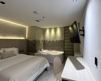 Sonata 44 Hotel Laureles - Medellín - Habitación