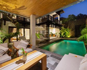 Adepa Resort - North Kuta - Piscina