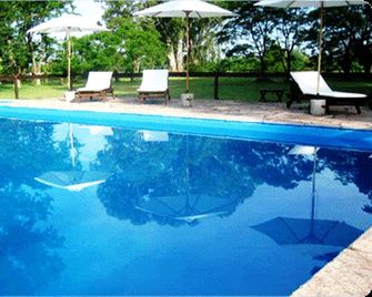 Estancia El Cencerro - Capilla del Señor - Piscina