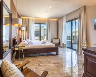 Elysian Luxury Hotel & Spa - קאלאמטה - חדר שינה