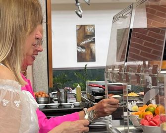 Executive Suites Valencia - Valencia - Buffet