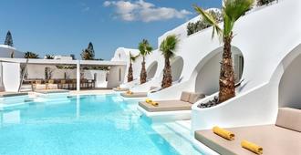 Santorini Kastelli Resort - פירה - חדר שינה
