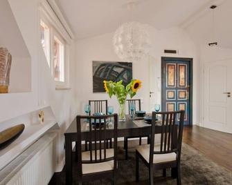 Imperial Apartments - Galeria - Sopot - Ruokailuhuone