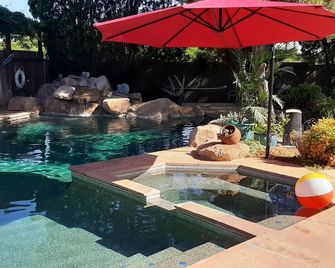 Oasis in the Desert, 2-bed, pool/hot tub, outdoor kitchen, firepit, near Fort - Sierra Vista - Bazén