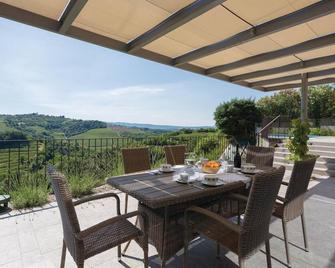 Gorgeous Home In Dobrovo V Brdih - Kozana - Balkon