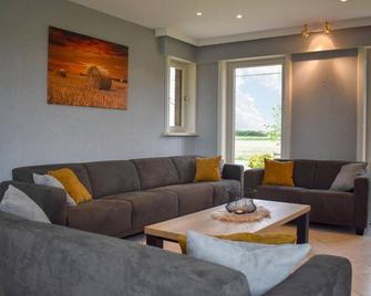 Stunning Home In Langemark With Jacuzzi - Poelkapelle - Sala de estar