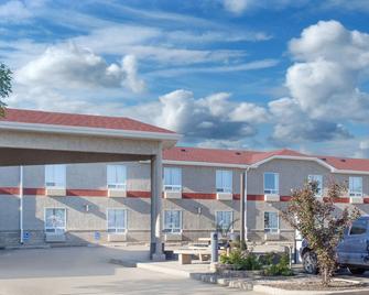 Super 8 Motel - Brandon - Brandon - Building