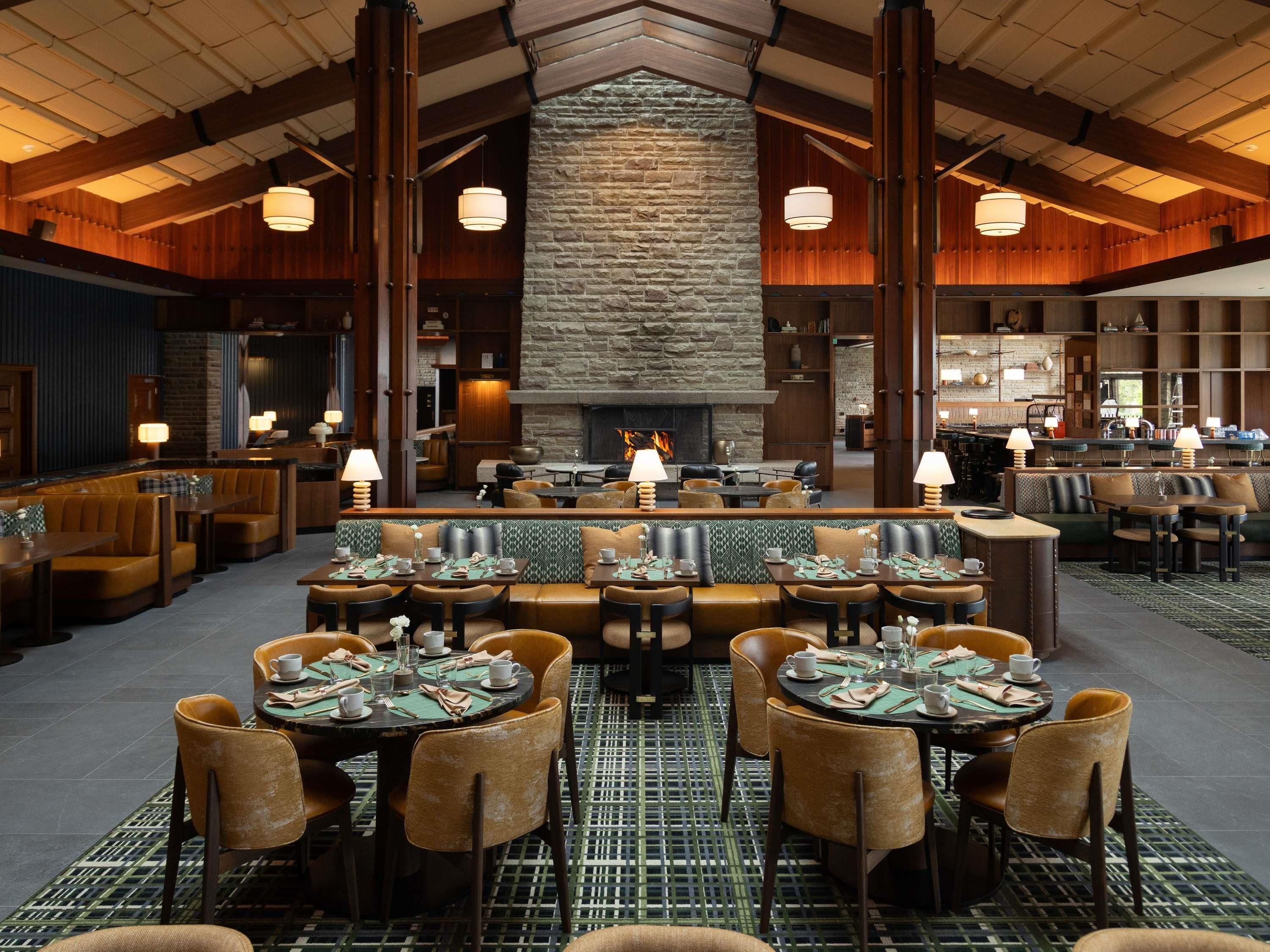 Fairmont Jasper Park Lodge - יאספר - מסעדה