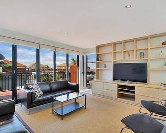Clovelly/Bronte Shoreside - 4 bedroom house - Randwick - Living room
