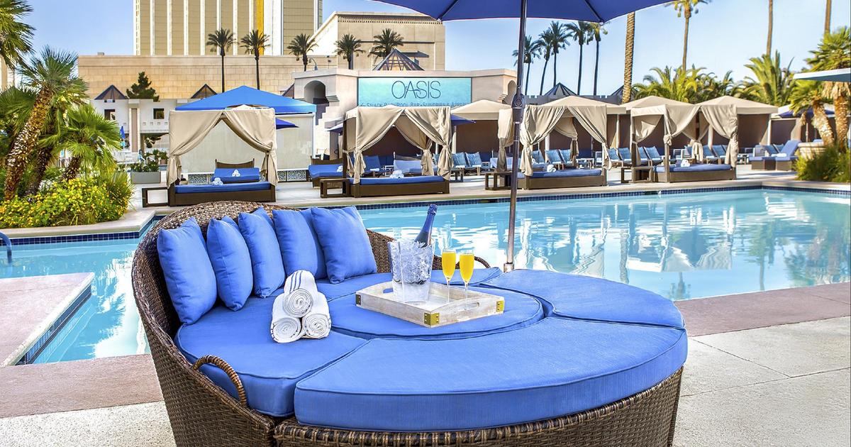 Luxor Hotel and Casino 32. Las Vegas Hotel Deals & Reviews KAYAK