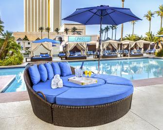Luxor Hotel and Casino - Las Vegas - Piscina
