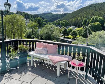 Flair-Hotel Waldfrieden - Meuselbach-Schwarzmuhle - Balcony