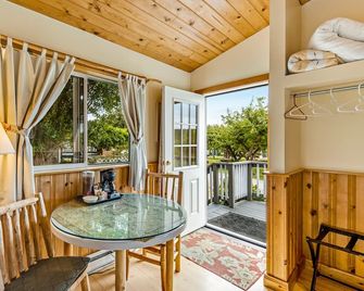 Deer Harbor Inn - Deer Harbor - Dining room