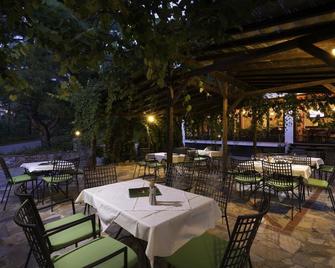 Menir Luxury Apartments - Thasos Town - Restaurant