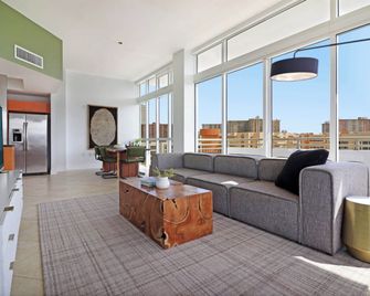 Roami at Sunny Isles - Sunny Isles Beach