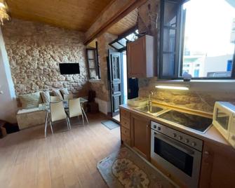 Casa Nikolou Halki - Chalki - Kitchen