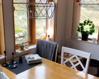 Island vacation on the west coast of Sweden - Käringön - Comedor