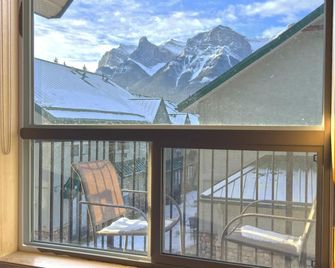Banff Woods Lodge - Harvie Heights - Balcony