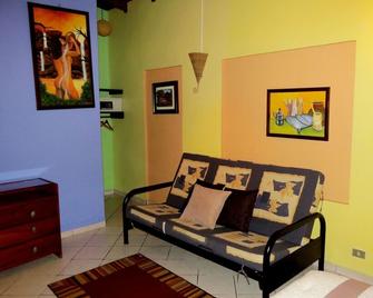 Arte Natura Boutique Hotel - La Fortuna - Living room
