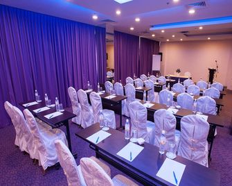 โรงแรมกายาเซ็นเตอร์ - โคตาคินาบาลู - ห้องประชุม