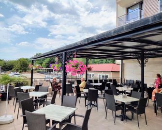 Veramar Villas - Free Beach Access - Кранево - Ресторан