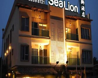 Sea Lion Firefly Concept Hotel - Kuala Selangor - Gebäude