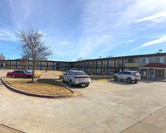 Americas Best Value Inn Garland Dallas - Garland - Rakennus
