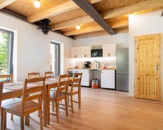 Villa in Bohemia with pool - Desná - Comedor
