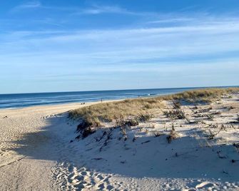 Cozy 1-bedroom condo in charming Beach Haven Terrace just steps from the beach. - Long Beach - Playa