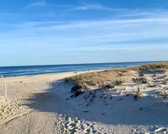 Cozy 1-bedroom condo in charming Beach Haven Terrace just steps from the beach. - Long Beach - Playa